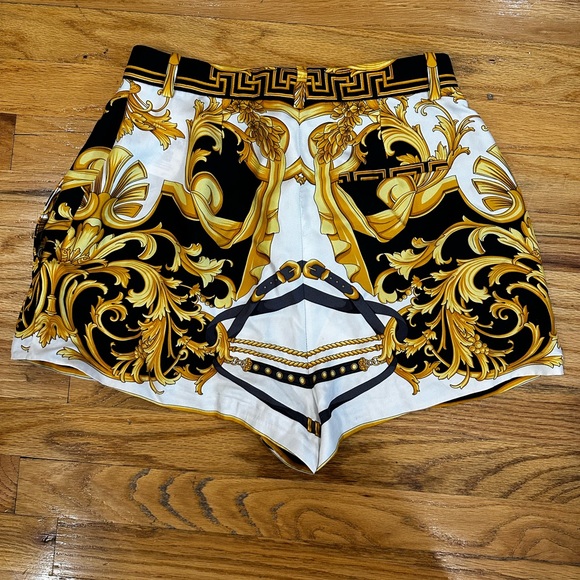 Versace shorts - Picture 6 of 7